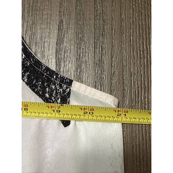 Vince Camuto Pink/black/white Graphic Design Sleeveless Top Size L - Picture 8 of 8